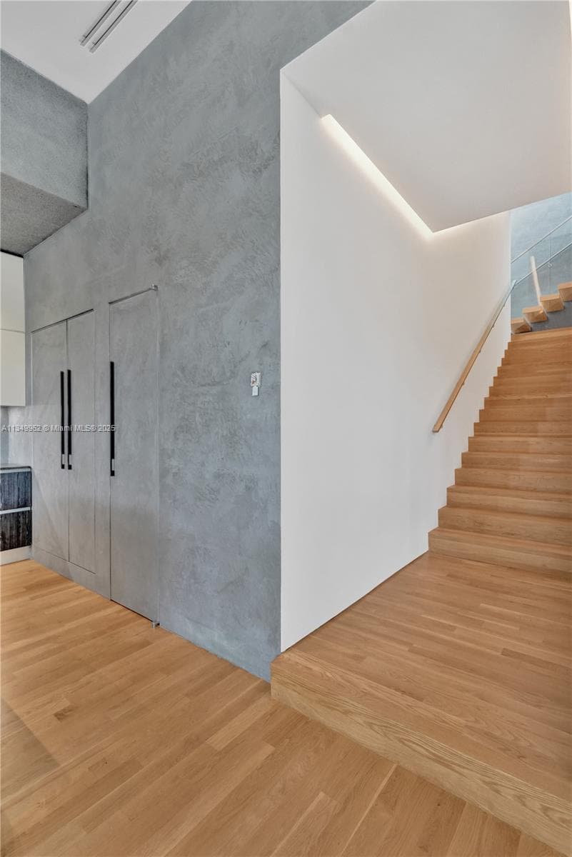 240 Ocean Blvd photo 60