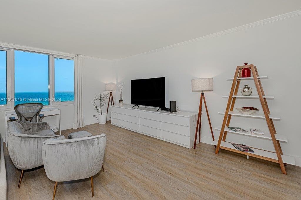 Roney Palace · #842 in Miami Beach - Photo 8