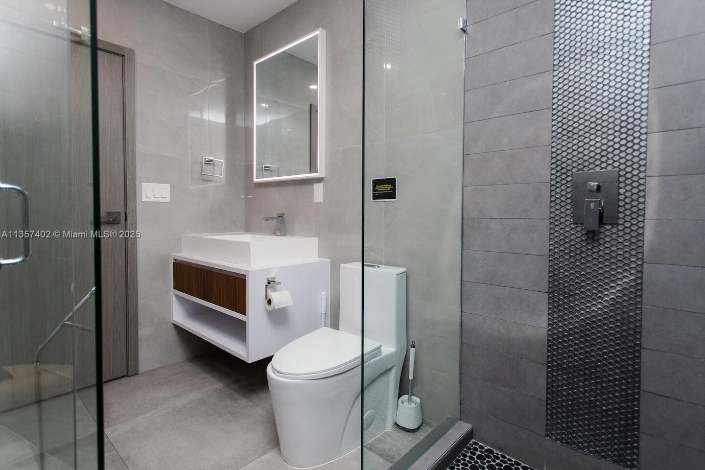 1218 Hollywood Blvd photo 40