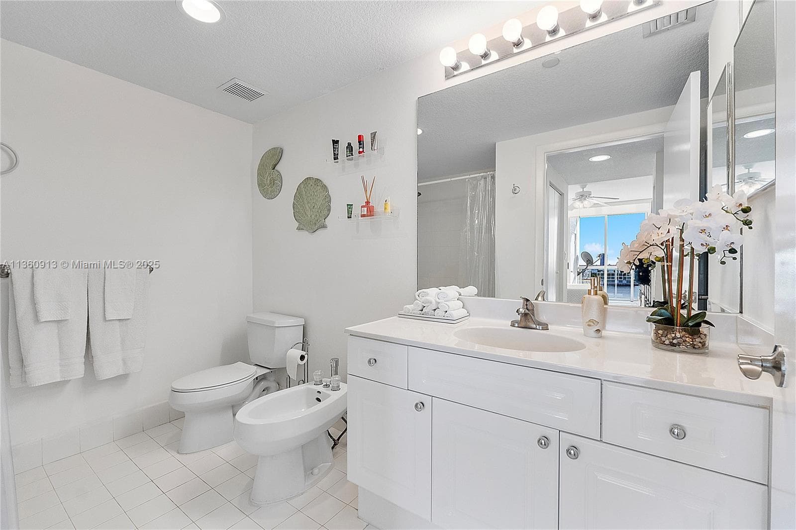 Golden Bay Club · #807 in Sunny Isles Beach - Photo 17