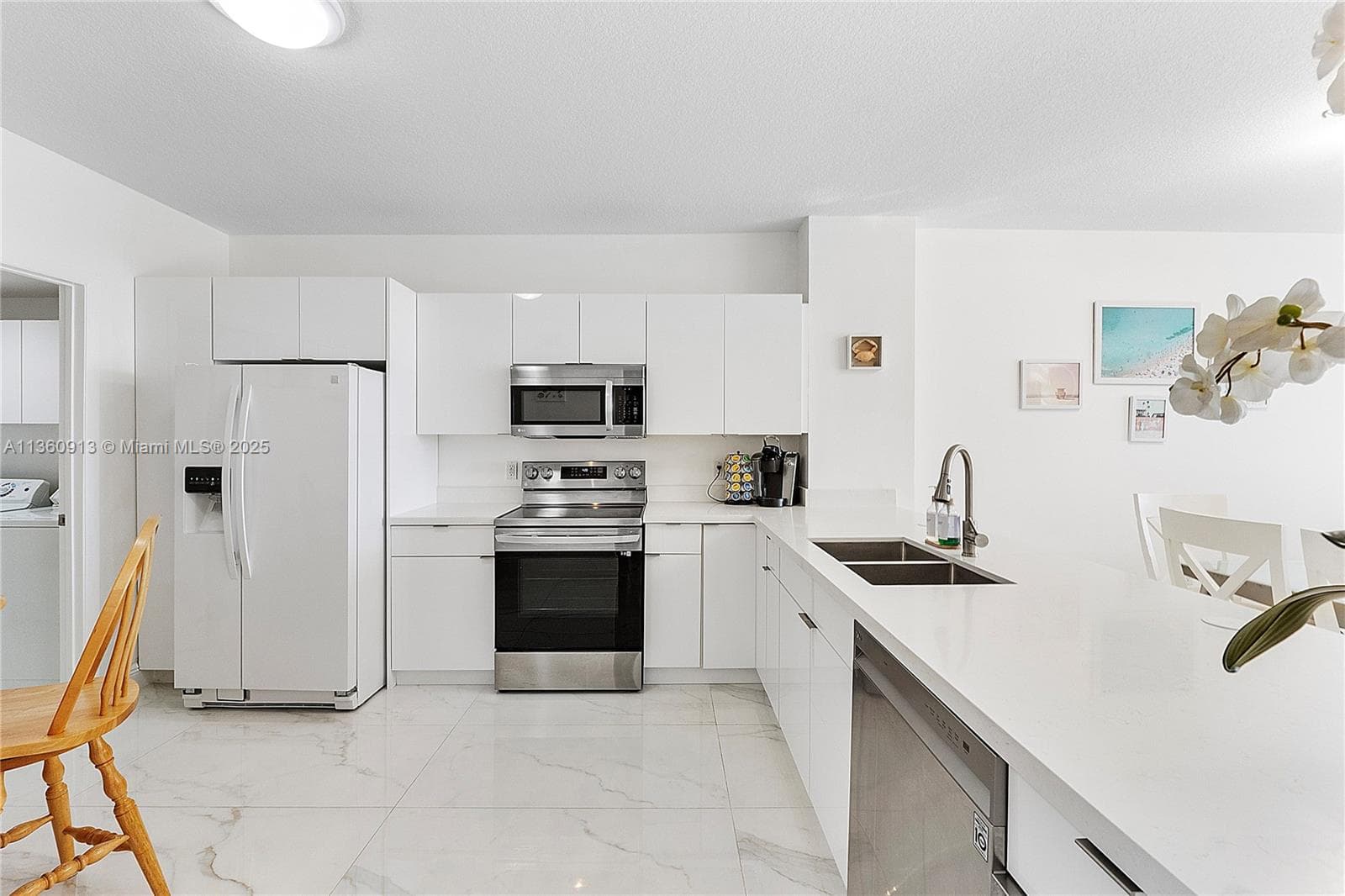 Golden Bay Club · #807 in Sunny Isles Beach - Photo 12