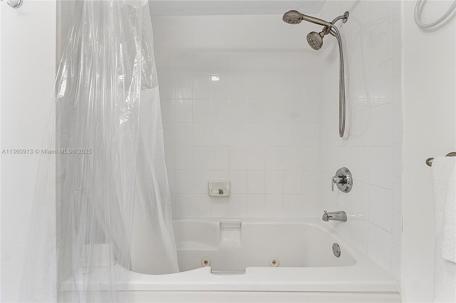 Golden Bay Club · #807 in Sunny Isles Beach - Photo 18