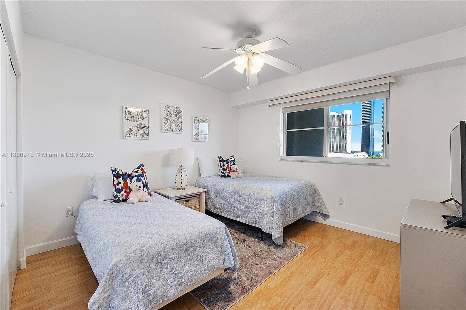 Golden Bay Club · #807 in Sunny Isles Beach - Photo 25