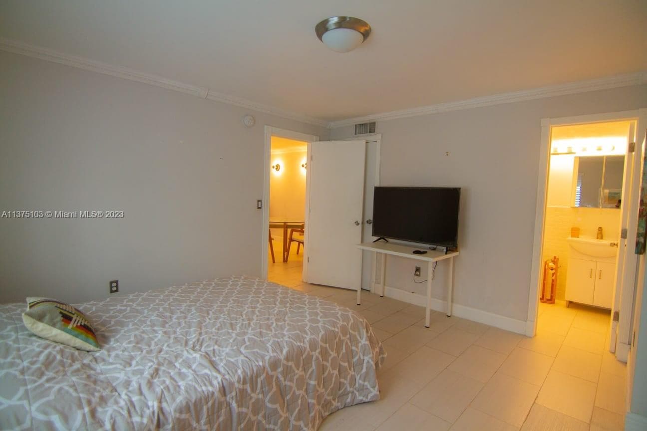 HIBISCUS SOUTH CONDO · #2C in Miami Beach - Photo 6