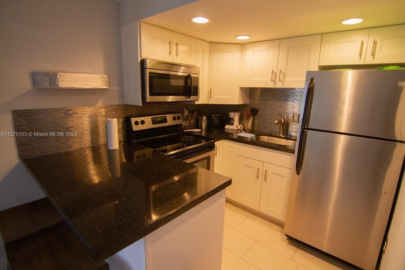 HIBISCUS SOUTH CONDO · #2C in Miami Beach - Photo 14