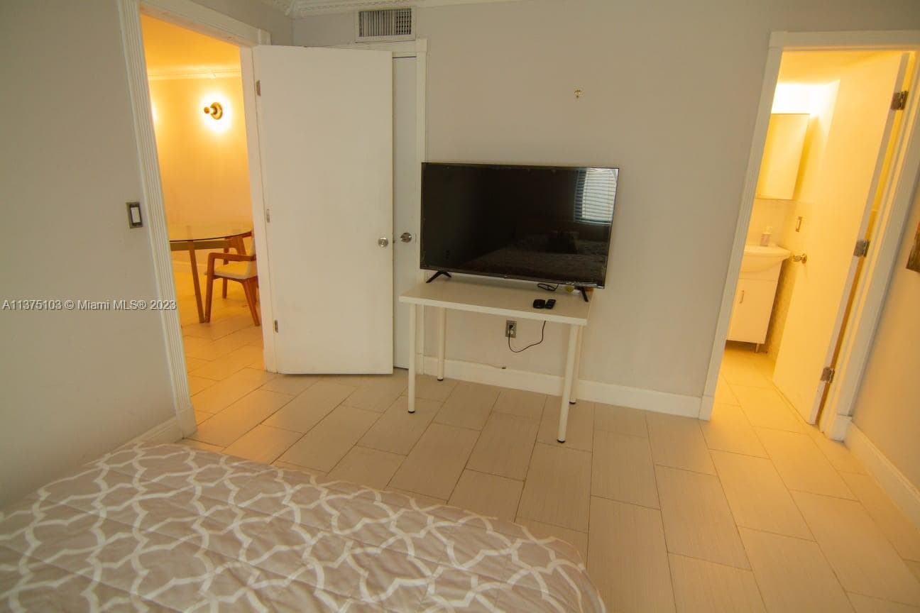 HIBISCUS SOUTH CONDO · #2C in Miami Beach - Photo 4