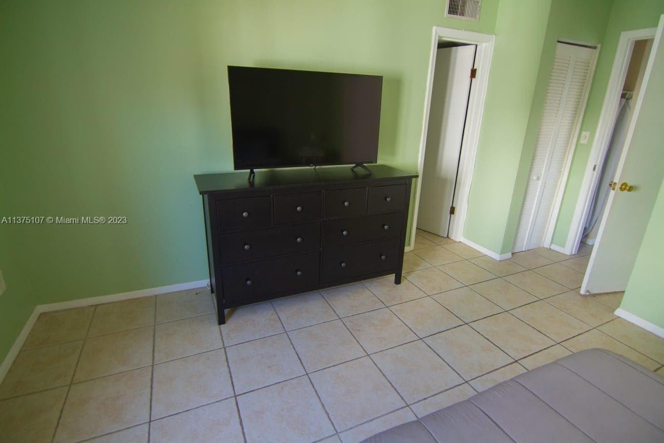 HIBISCUS SOUTH CONDO · #2D in Miami Beach - Photo 12