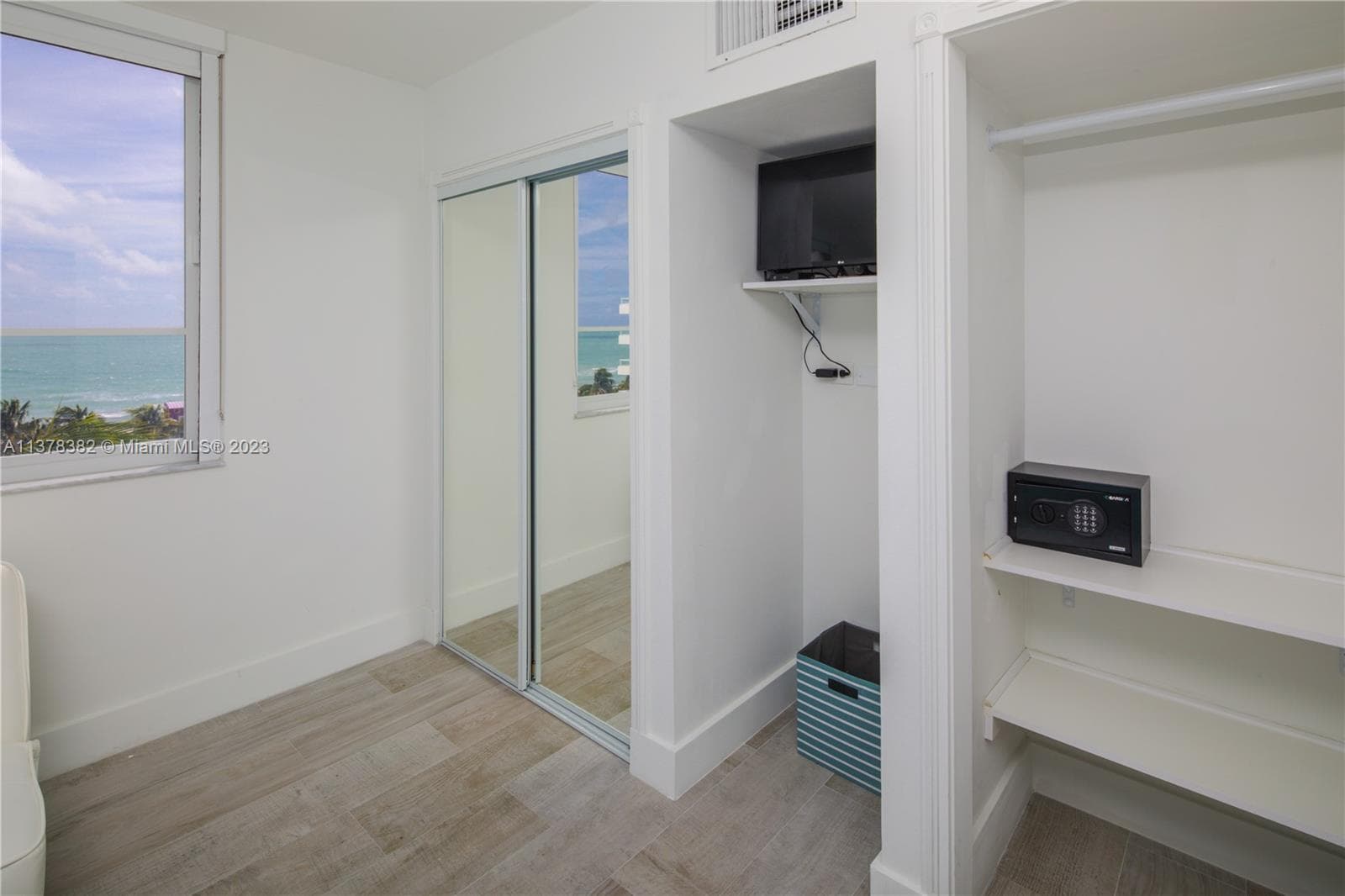 Carriage Club North · #610 in Miami Beach - Photo 22
