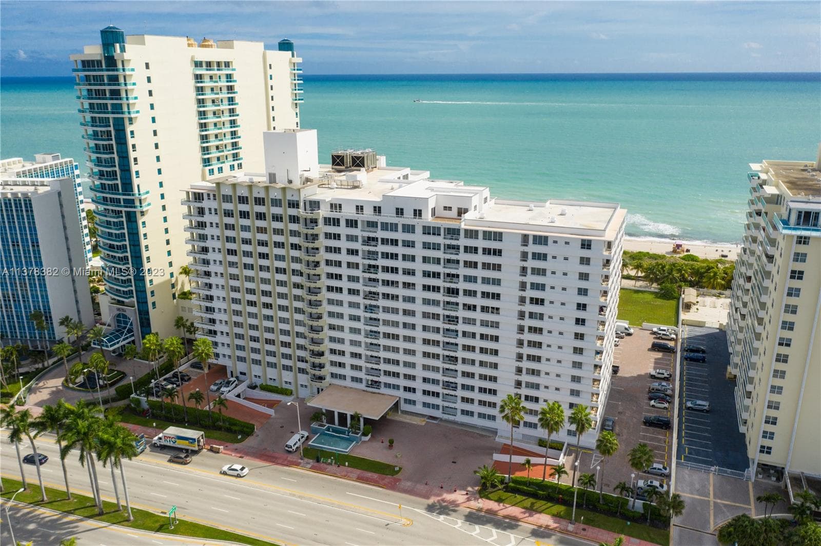 Carriage Club North · #610 in Miami Beach - Photo 29