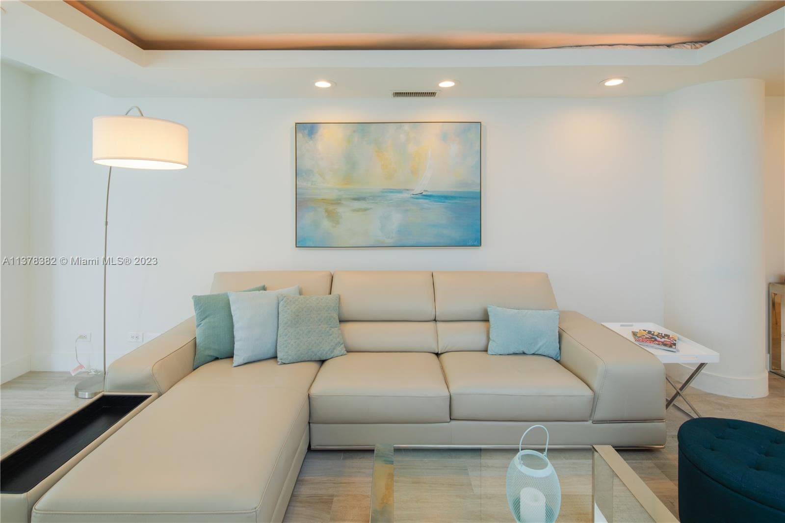 Carriage Club North · #610 in Miami Beach - Photo 8