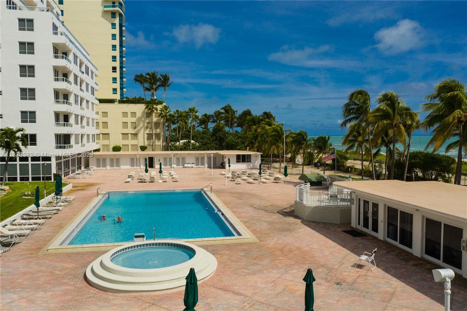 Carriage Club North · #610 in Miami Beach - Photo 25
