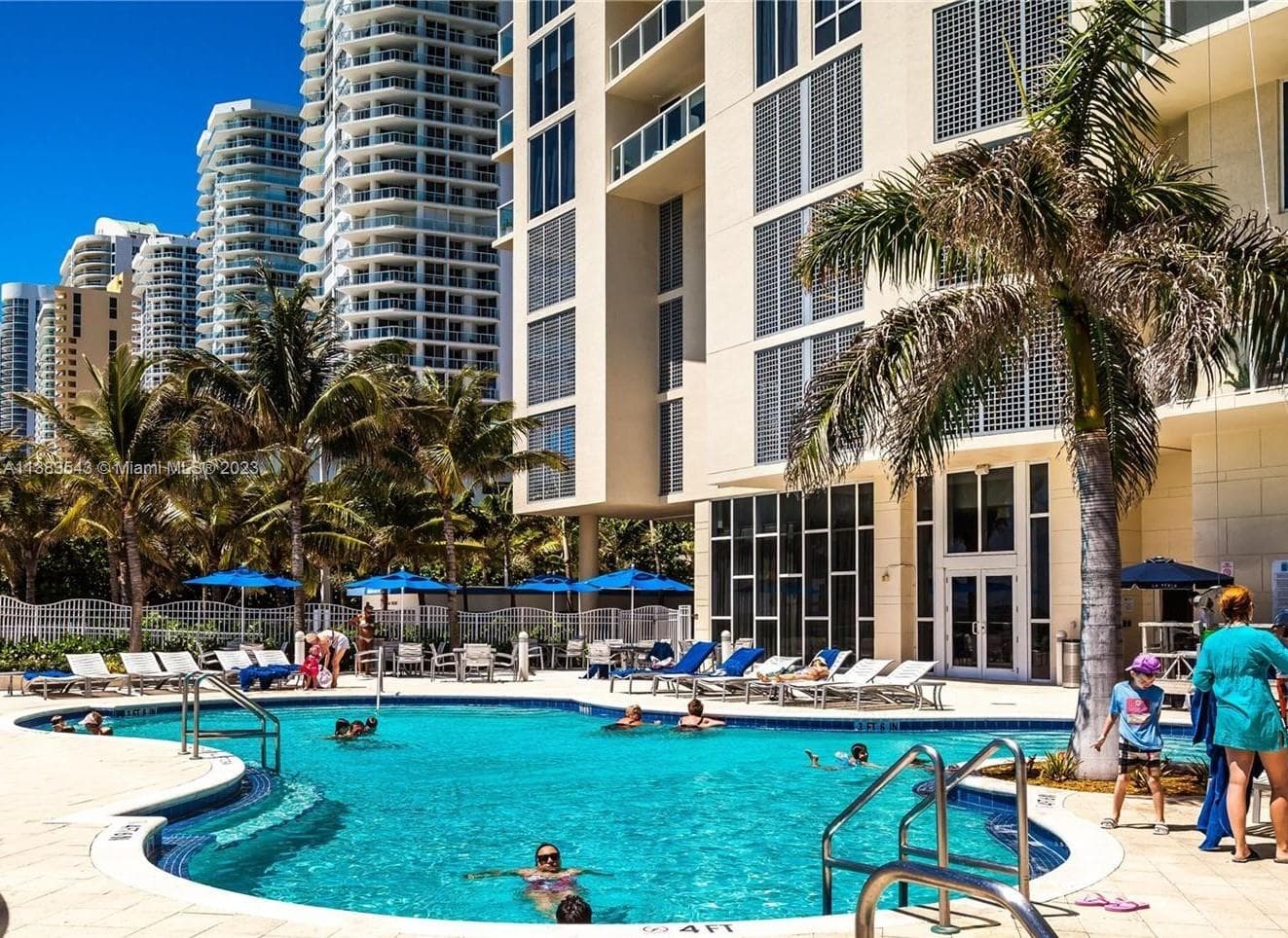 La Perla · #1705 in Sunny Isles Beach - Photo 62