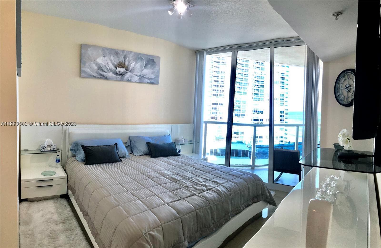La Perla · #1705 in Sunny Isles Beach - Photo 71