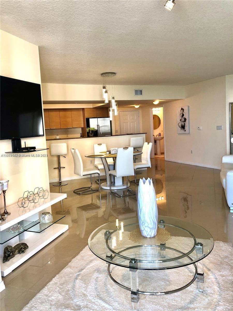 La Perla · #1705 in Sunny Isles Beach - Photo 9