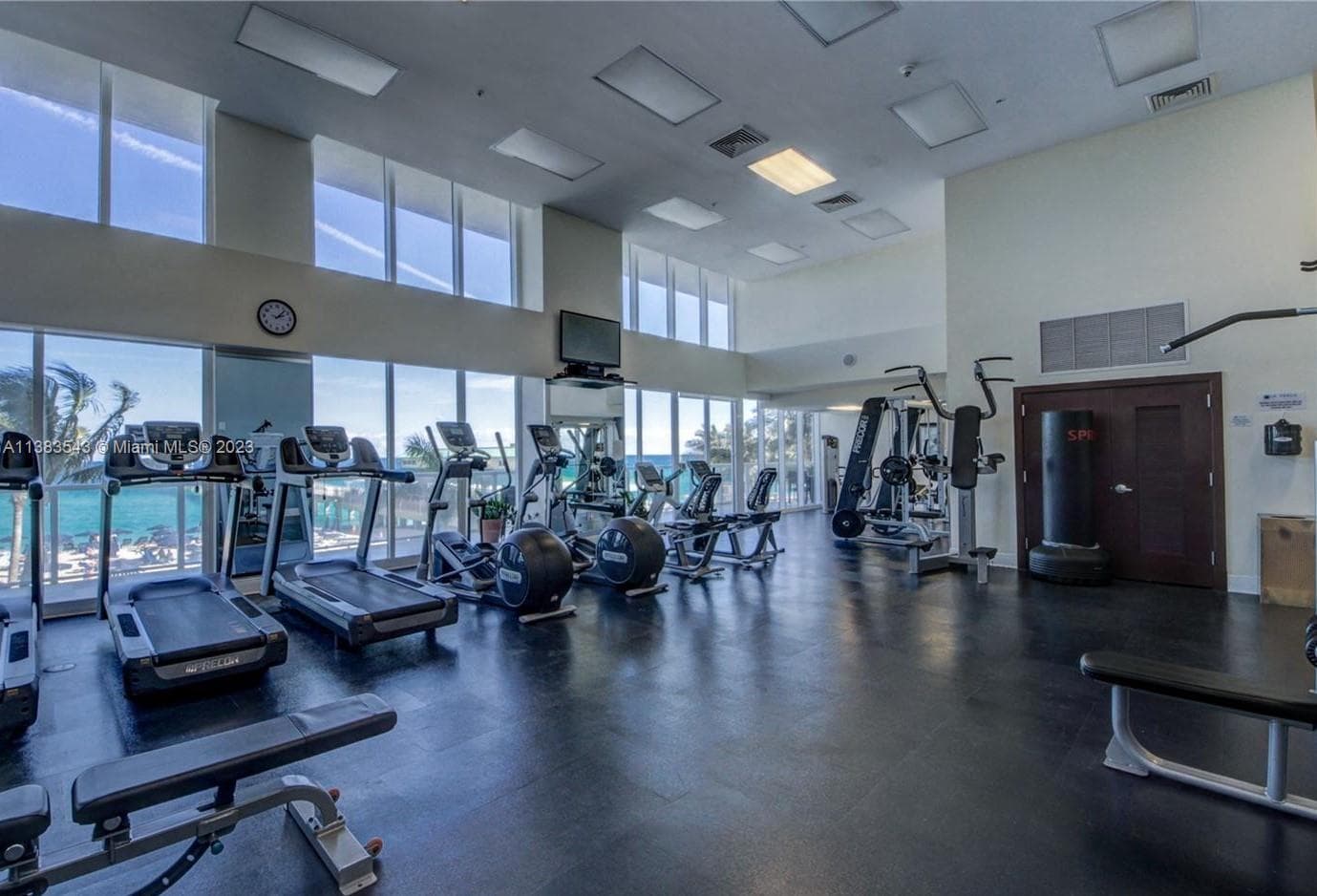 La Perla · #1705 in Sunny Isles Beach - Photo 40