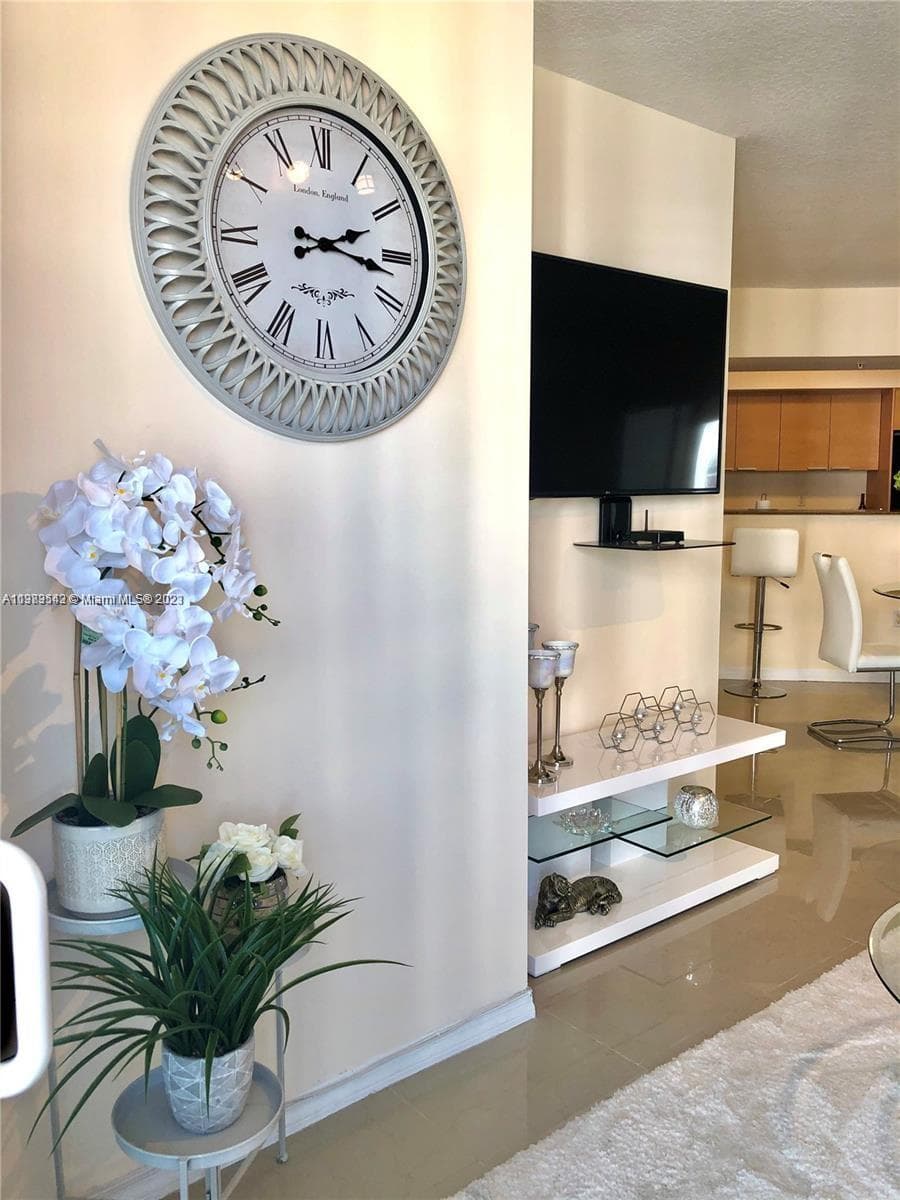 La Perla · #1705 in Sunny Isles Beach - Photo 8