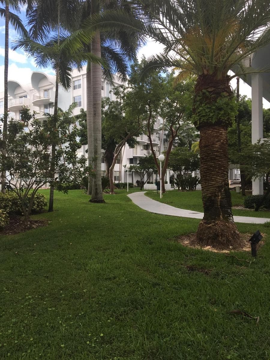 MONTECARLO CONDO · #D312 in Miami - Photo 5