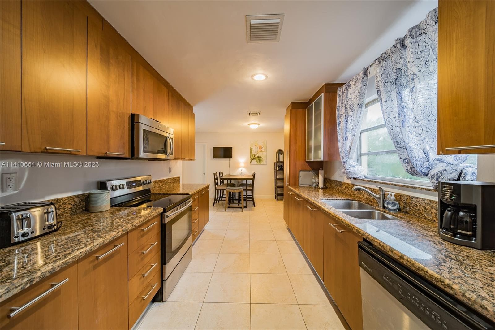 4410 Buchanan St photo 52