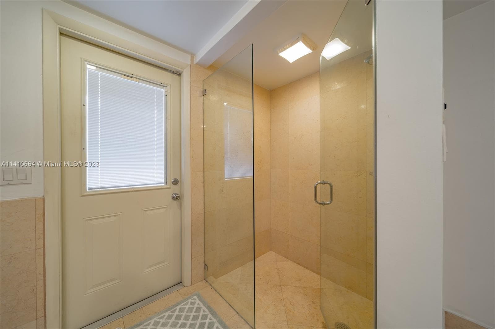4410 Buchanan St photo 56