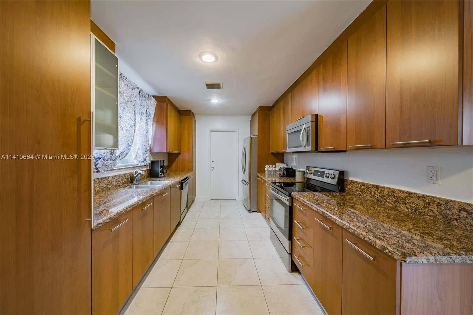4410 Buchanan St photo 51
