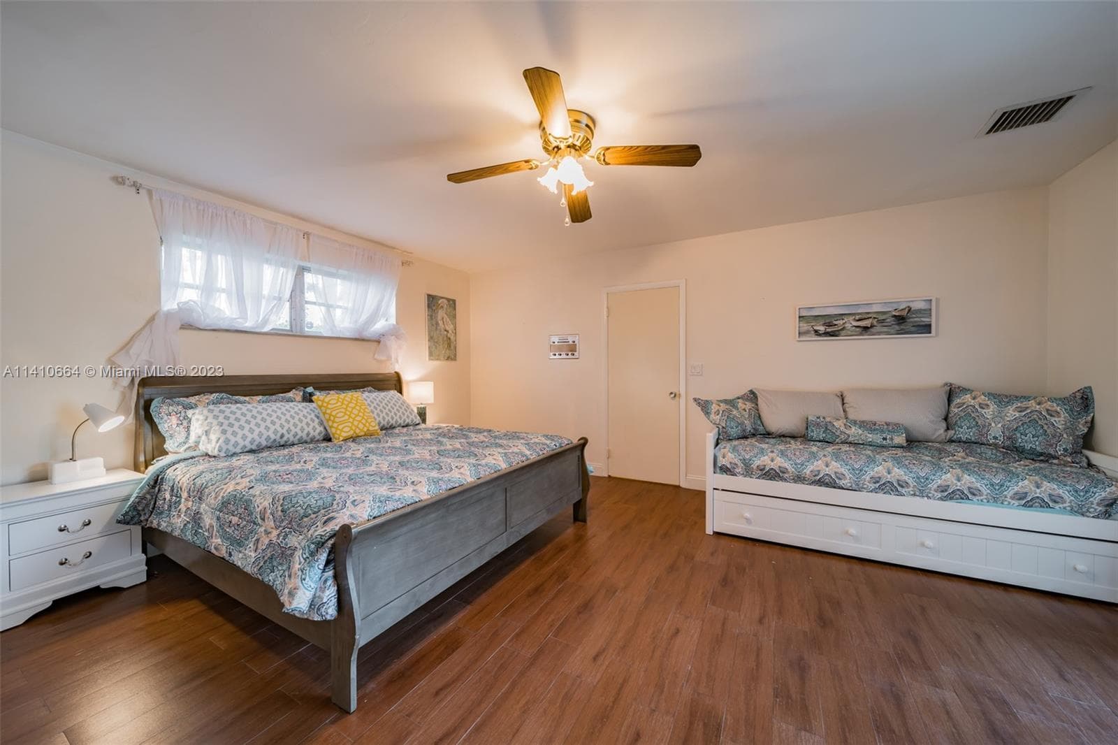 4410 Buchanan St photo 55