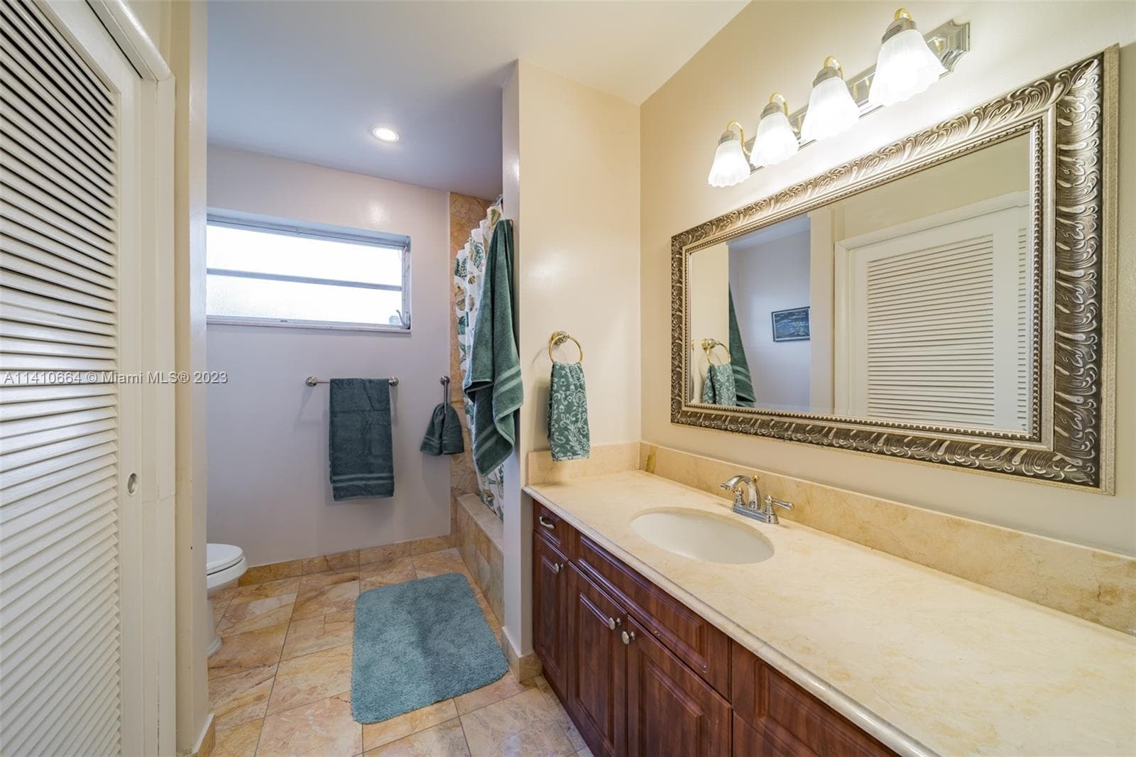 4410 Buchanan St photo 54
