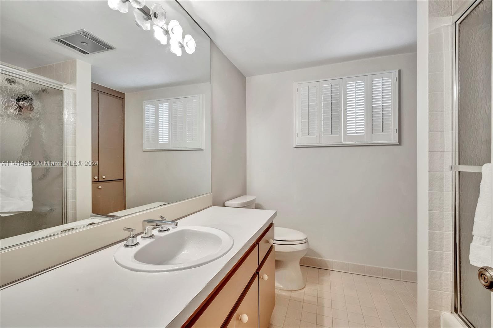 4716 University Dr photo 20