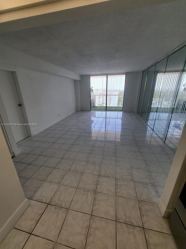 Sailboat Cay Condo · #1204 in North Miami - Photo 12