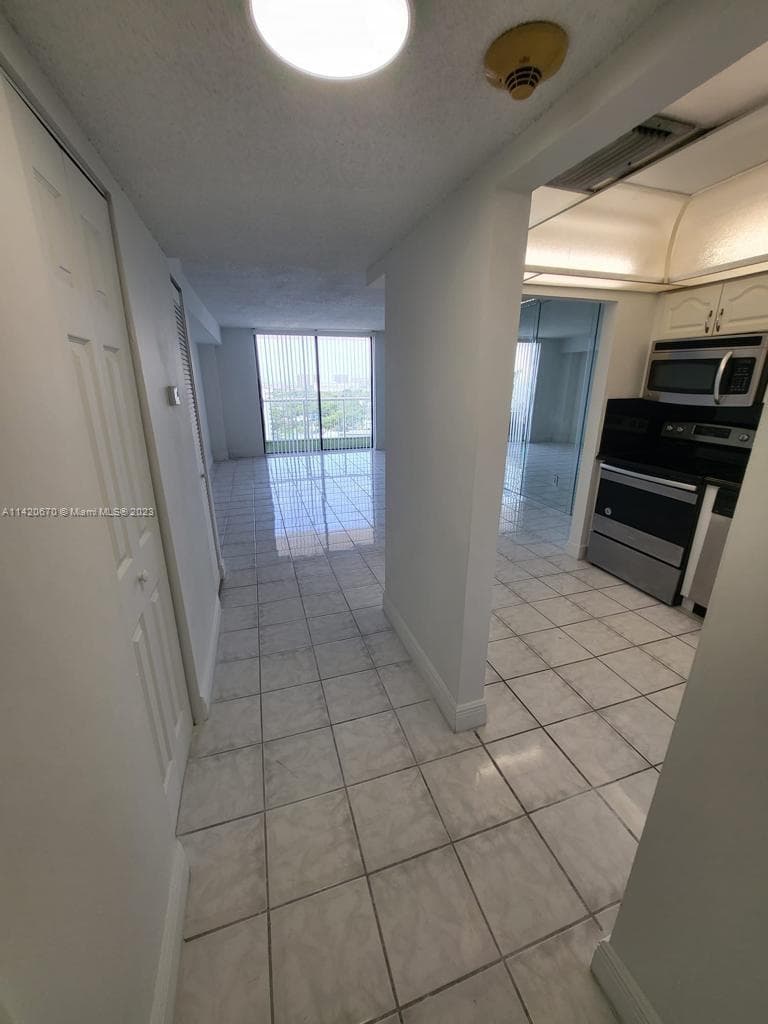 Sailboat Cay Condo · #1204 in North Miami - Photo 5