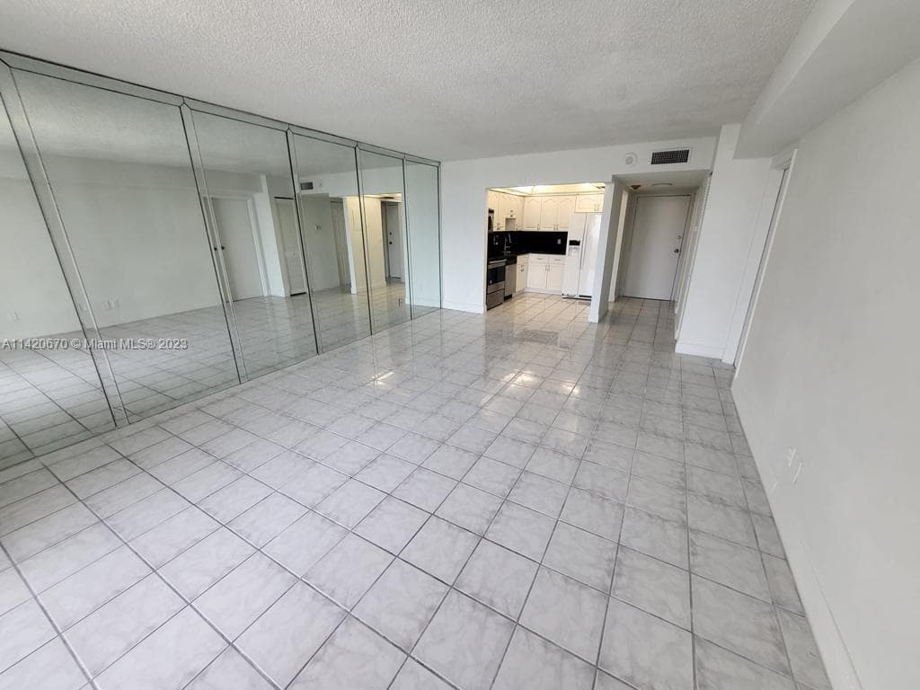 Sailboat Cay Condo · #1204 in North Miami - Photo 9