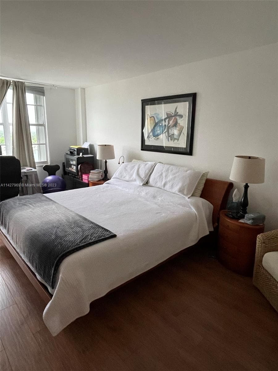 Huge Master Bedroom