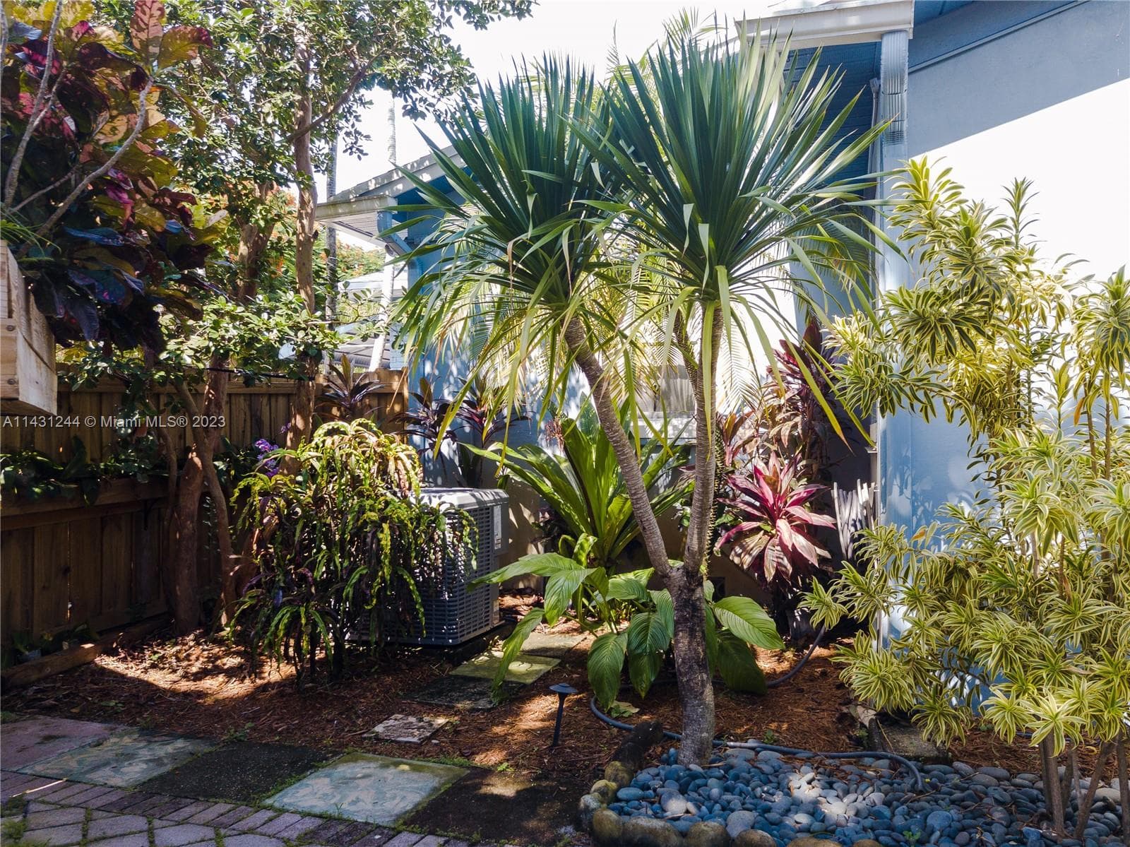 2533 Fillmore St photo 20