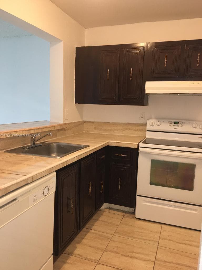MONTECARLO CONDO · #D205 in Miami - Photo 4