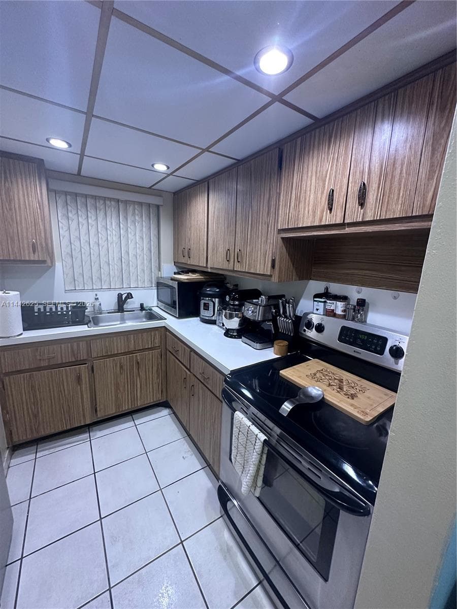 PALM SPRINGS GARDENS · #207 in Hialeah Gardens - Photo 8