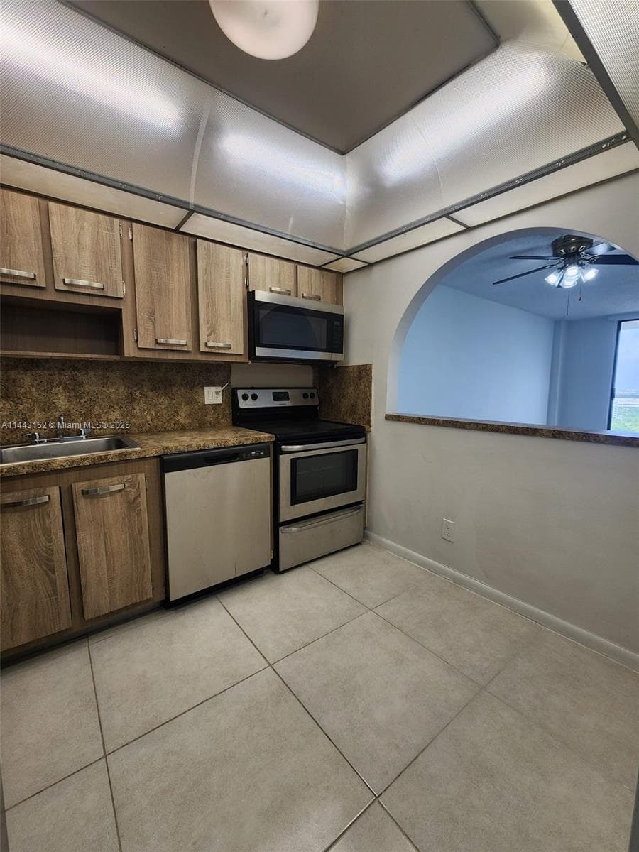 SAILBOAT CAY CONDO · #1513 in North Miami - Photo 8