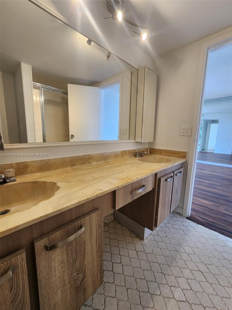 SAILBOAT CAY CONDO · #1513 in North Miami - Photo 21