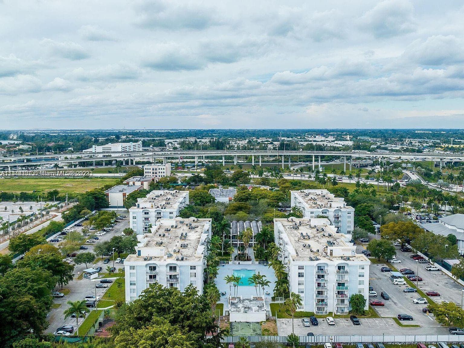 MONTECARLO CONDO · #D112 in Miami - Photo 34