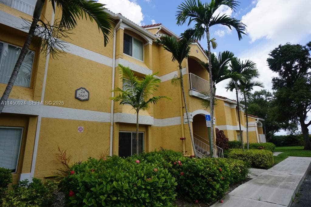 SAILBOAT POINTE · #2416 in Oakland Park - Photo 3