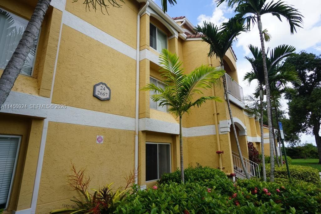 SAILBOAT POINTE · #2416 in Oakland Park - Photo 1