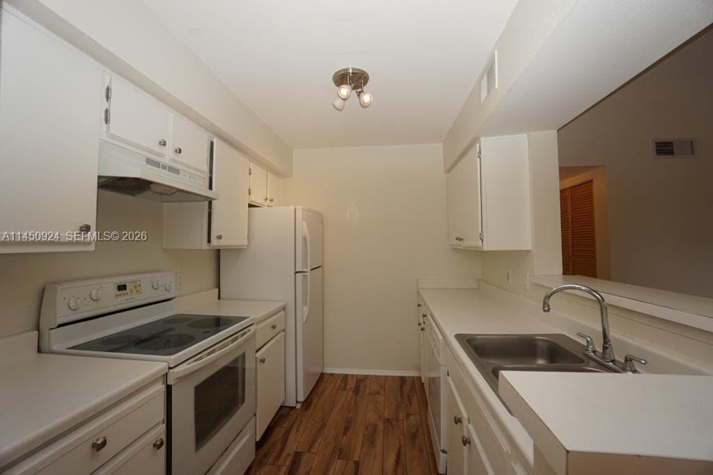 SAILBOAT POINTE · #2416 in Oakland Park - Photo 15