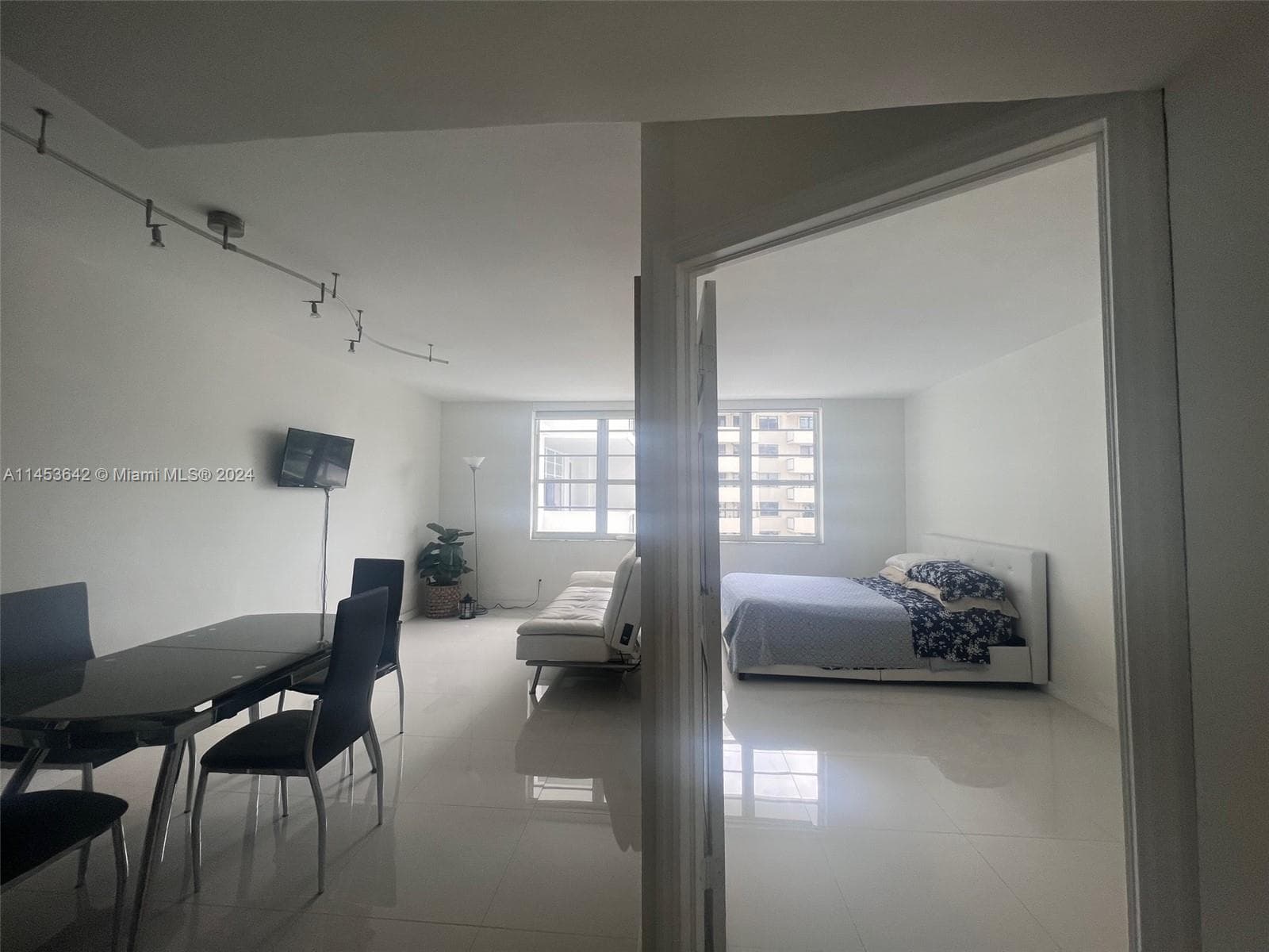 The Decoplage · #501 in Miami Beach - Photo 4