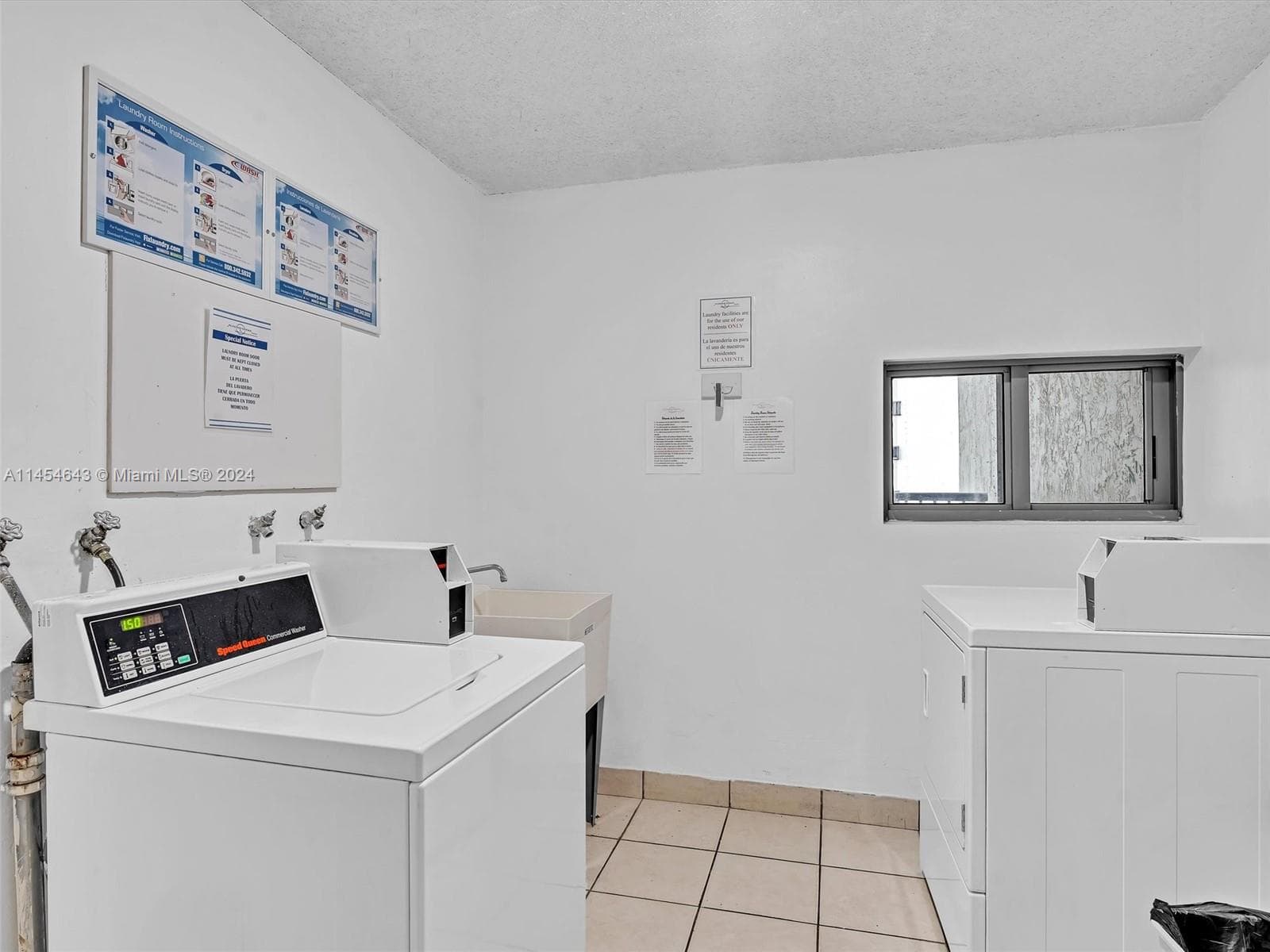 New upgraded kitchen lighting, uplighting and in-cabinet lighting