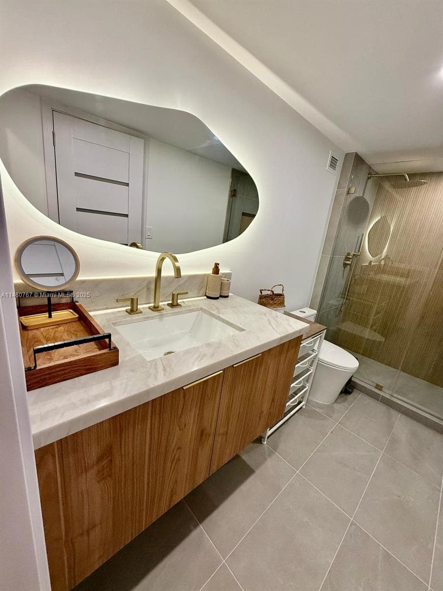 Roney Palace · #1121 in Miami Beach - Photo 2