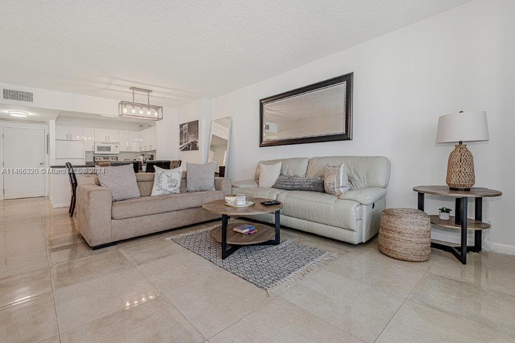 Roney Palace · #803 in Miami Beach - Photo 6