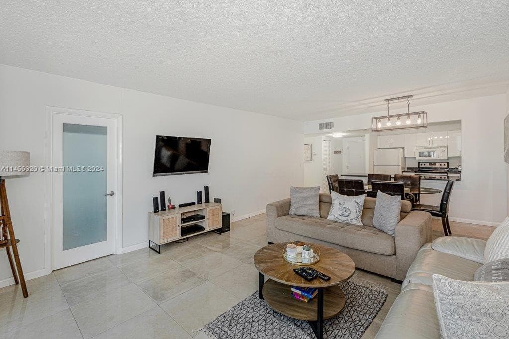 Roney Palace · #803 in Miami Beach - Photo 18