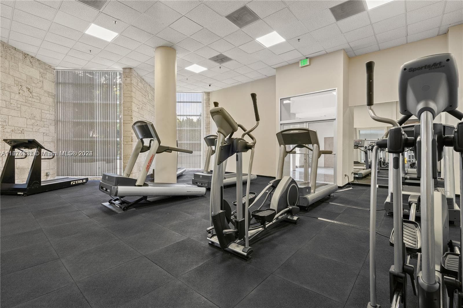 Seacoast 5151 · #1035 in Miami Beach - Photo 34