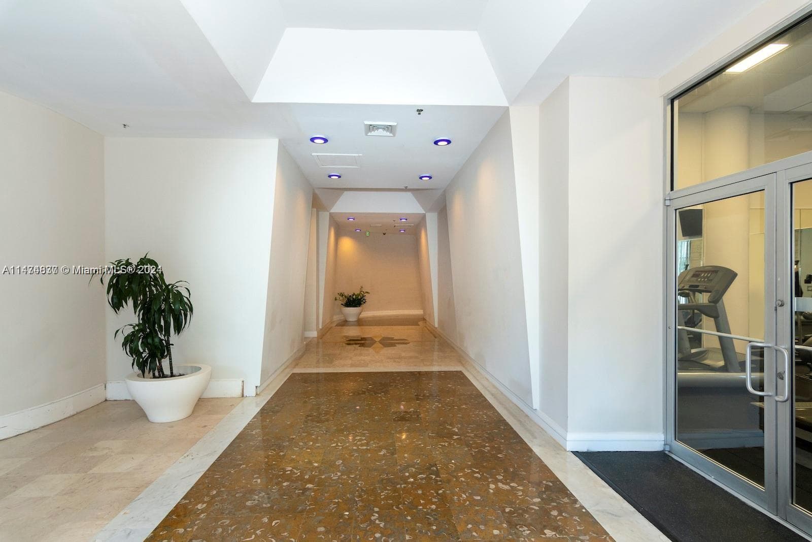 Seacoast 5151 · #1035 in Miami Beach - Photo 37