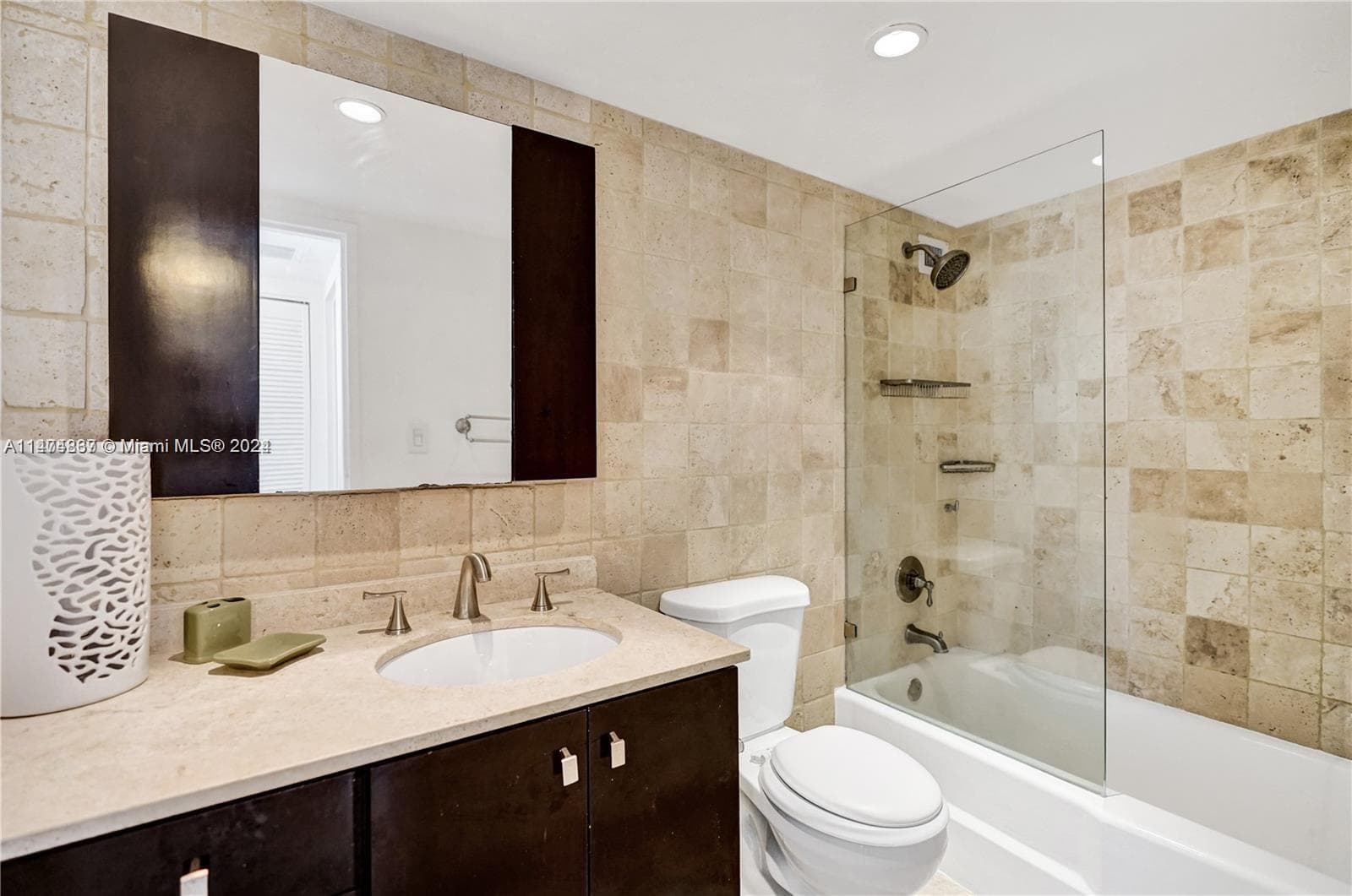 Seacoast 5151 · #1035 in Miami Beach - Photo 15