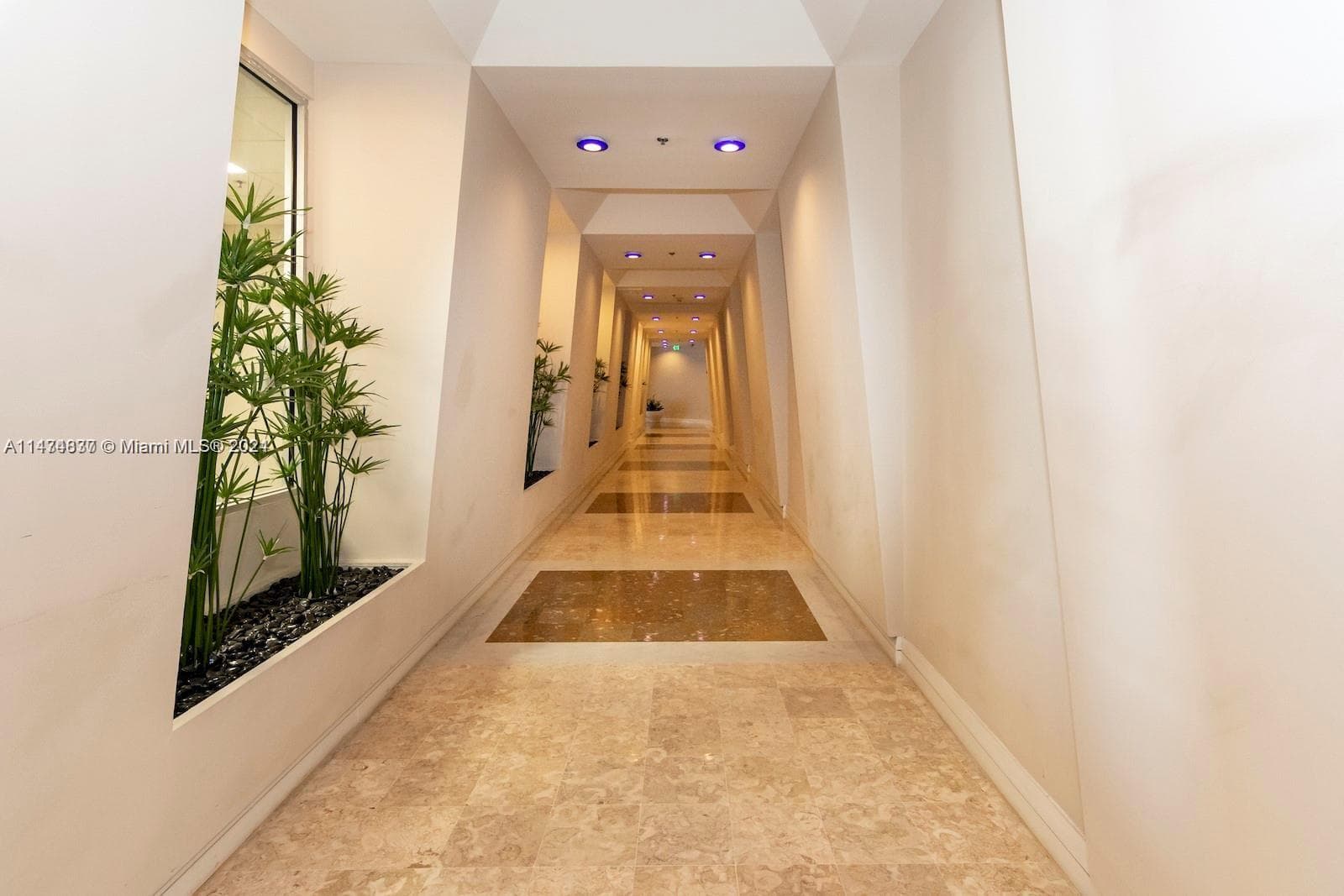 Seacoast 5151 · #1035 in Miami Beach - Photo 35