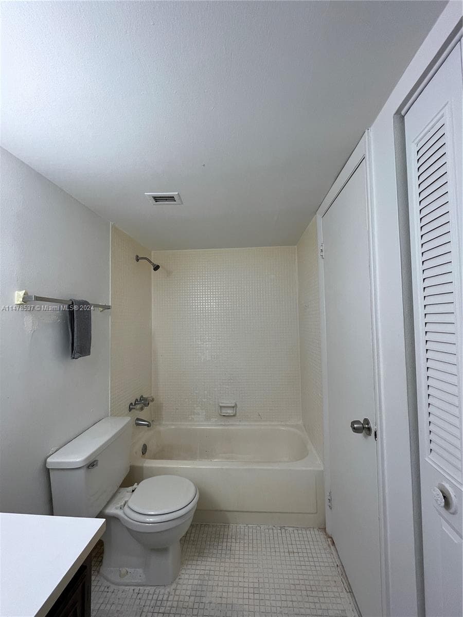 MONTECARLO CONDO · #C-611 in Miami - Photo 8